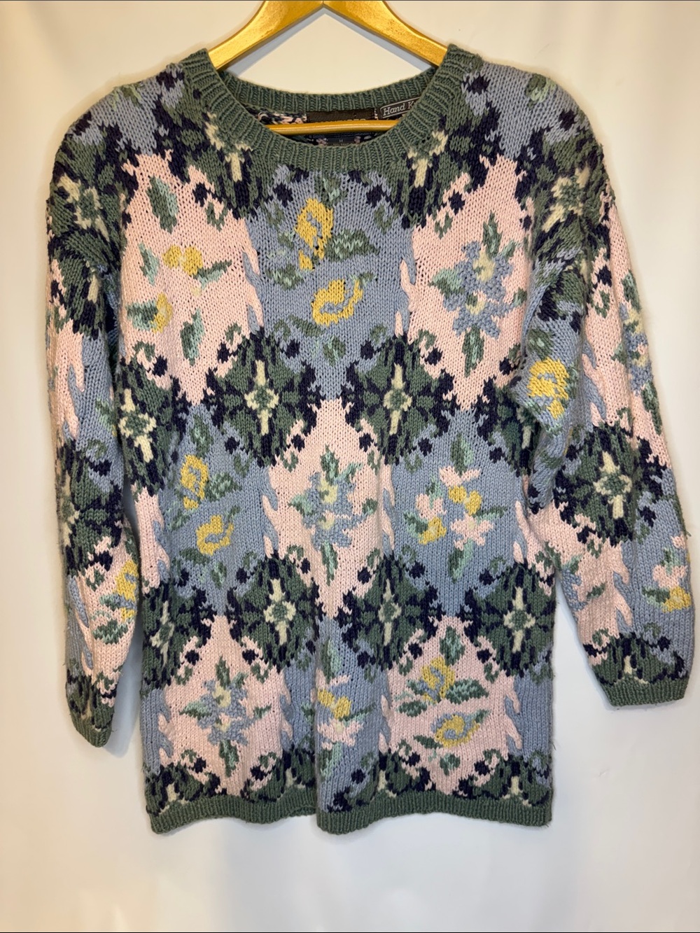 Vintage 80s 90s Maurices Hand Knit Floral Sweater Pastel Cottagecore size Medium